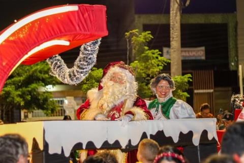 Nossa Palmares se encheu de encanto e emoção na praça Paulo Paranhos, com o Natal Encantado. Um  (12)