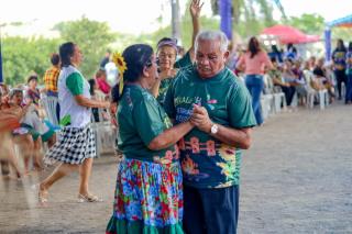 O 1º Arraiá Intermunicipal da Pessoa Idosa foi um verdadeiro espetáculo de tradição, alegria e muita animação!Reunimos grupos da melhor idade em uma grande celebração cultural com danças, comidas típicas e forr (8)