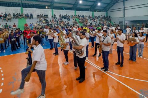 ⚽ A primeira noite do Campeonato Interbairros de Futsal foi um sucesso! 🙌O Ginásio Poliesportiv (7)