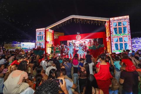 Nossa Palmares se encheu de encanto e emoção na praça Paulo Paranhos, com o Natal Encantado. Um  (14)