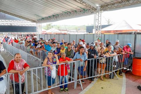 Hoje foi dia da tradicional entrega do peixe 🐟Foram 32 toneladas distribuídas, chegando em dive (16)