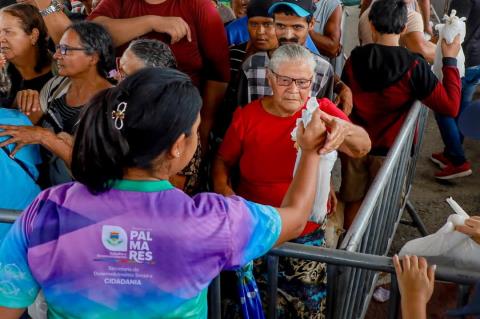 Hoje foi dia da tradicional entrega do peixe 🐟Foram 32 toneladas distribuídas, chegando em dive (17)