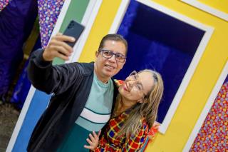 A véspera de São João foi marcada por mais uma grande noite de festa no Palhoção do Povo!O público lotou o espaço e curtiu cada momento ao som de Azulinho, Walison Lopes e Edy & Nathan!Foi forró, alegria e muit (3)