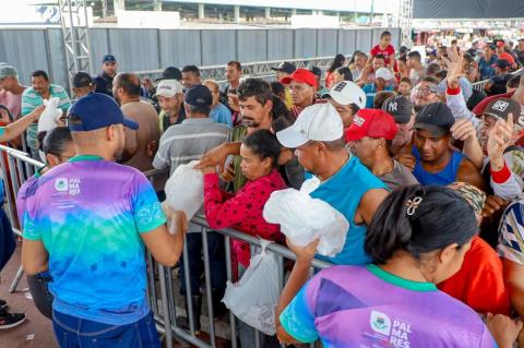 Hoje foi dia da tradicional entrega do peixe 🐟Foram 32 toneladas distribuídas, chegando em dive (19)