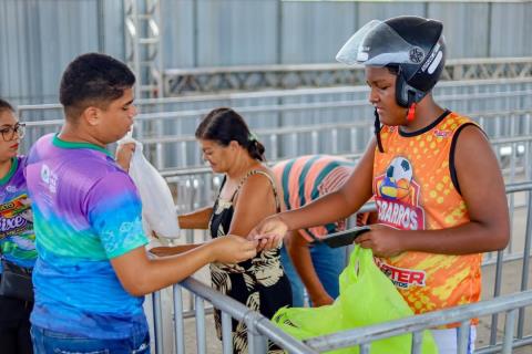Hoje foi dia da tradicional entrega do peixe 🐟Foram 32 toneladas distribuídas, chegando em dive (2)