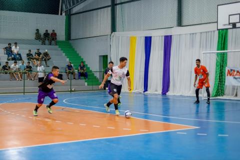 ⚽ A primeira noite do Campeonato Interbairros de Futsal foi um sucesso! 🙌O Ginásio Poliesportiv (17)