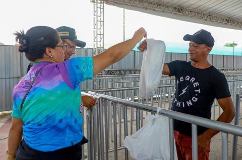 Hoje foi dia da tradicional entrega do peixe 🐟Foram 32 toneladas distribuídas, chegando em dive (3)