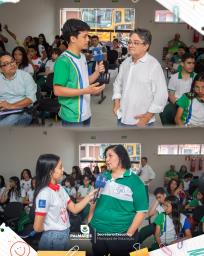 ESTUDANTES DA RÁDIO ESTUDANTIL PALMARES VISITAM RÁDIO CAMPESTRE FMVisita técnica aproxima jovens (4)