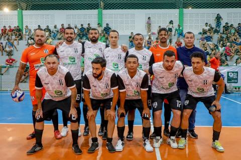 ⚽ A primeira noite do Campeonato Interbairros de Futsal foi um sucesso! 🙌O Ginásio Poliesportiv (16)