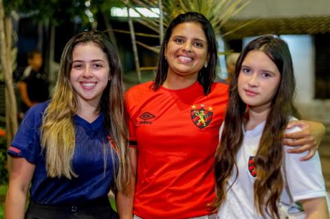 🎉 O PréMares 2026 ganhou ainda mais energia no segundo dia com o bloco Leões da Mata!A torcida  (4)