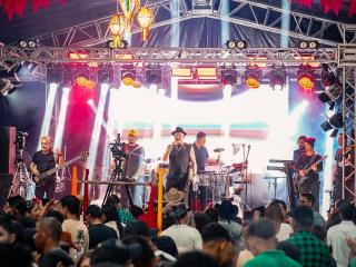 O São João dos Palmares 2025 também foi espaço para o brilho da nossa cultura popular! 🌽🔥Na última noite de festa, o Palhoção do Povo parou para assistir à belíssima apresentação do Boi Glorioso de Bonito –  (15)