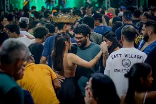 A véspera de São João foi marcada por mais uma grande noite de festa no Palhoção do Povo!O público lotou o espaço e curtiu cada momento ao som de Azulinho, Walison Lopes e Edy & Nathan!Foi forró, alegria e mui (15)