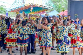 O 1º Arraiá Intermunicipal da Pessoa Idosa foi um verdadeiro espetáculo de tradição, alegria e muita animação!Reunimos grupos da melhor idade em uma grande celebração cultural com danças, comidas típicas e for (15)