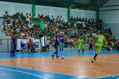 ⚽ A primeira noite do Campeonato Interbairros de Futsal foi um sucesso! 🙌O Ginásio Poliesportiv (13)
