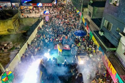 🎉 O PréMares 2026 começou, e a cidade já entrou no clima!O primeiro dia reuniu muita gente nas  (7)