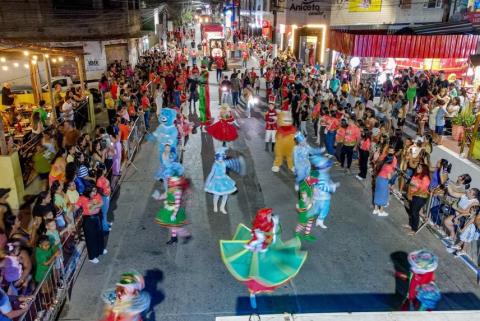 Nossa Palmares se encheu de encanto e emoção na praça Paulo Paranhos, com o Natal Encantado. Um  (7)