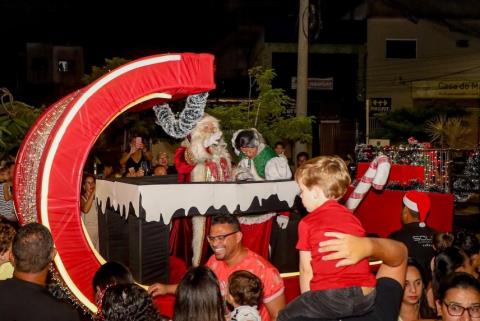Nossa Palmares se encheu de encanto e emoção na praça Paulo Paranhos, com o Natal Encantado. Um  (8)