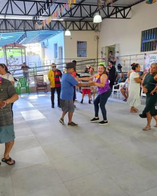 Carnaval é alegria, e alegria não tem idade! 🎭✨Ontem (10-02), a Prefeitura, por meio da Secreta (8)