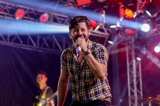A véspera de São João foi marcada por mais uma grande noite de festa no Palhoção do Povo!O público lotou o espaço e curtiu cada momento ao som de Azulinho, Walison Lopes e Edy & Nathan!Foi forró, alegria e mui (10)