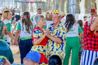 O 1º Arraiá Intermunicipal da Pessoa Idosa foi um verdadeiro espetáculo de tradição, alegria e muita animação!Reunimos grupos da melhor idade em uma grande celebração cultural com danças, comidas típicas e for (10)