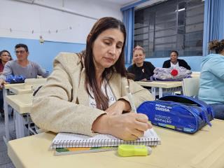 Aulas da EJA Educação de Jovens e Adultos da PMNO na EMEB Salime Abdo 2025-04-29 (3)