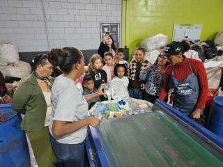 Visita das crianças do CRAS à Coopersonhos Nova Odessa 2025-06-23 (2)
