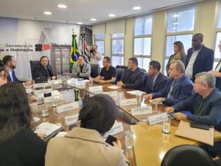 Reunião Leitinho + vereadores x Secretaria de Habitação + CDHU em SP 2025-05-29 (19)