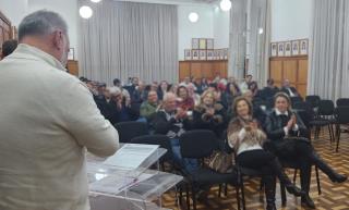 Prefeitura entrega títulos de propriedade do Portal Ouro Verde
