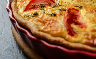 food-photography-restaurant-concept-vegetable-pie-black-table (1)