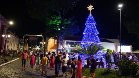 “Nosso Natal” ilumina Atibaia e celebra o período festivo com decoração em diversos pontos da cidade