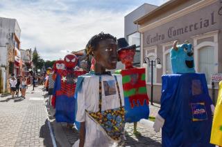 Folia com Bonecões promete agitar carnaval do centro da cidade