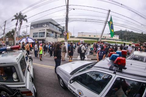 Guararema reúne centenas de participantes e arrecada mais de 1,5 mil itens no 1º Treinão Solidário da Polícia Militar - Guararema - Crédito foto Warley Kenji - Comunicação PMG  (4)