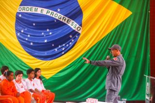Bombeiro na Escola 04