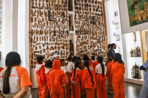 Programa Visitando Museus leva alunos do 5º ano de Guararema ao Museu Afro Brasil - Guararema - Crédito foto Warley Kenji - Comunicação PMG (4)