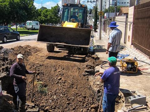 Secretaria de Obras realiza ações de manutenção em diversas regiões da cidade