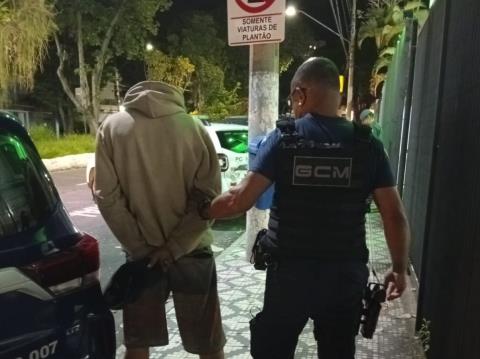 Guarda Civil prende foragido por homicídio, que removeu tornozeleira eletrônica