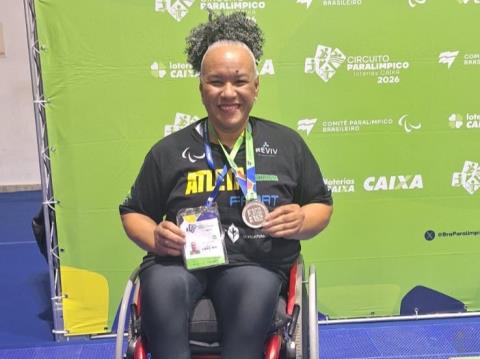 Atleta do Taubaté Paralímpico, Monica Nunes conquista prata em circuito nacional de halterofilismo