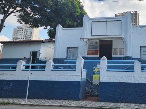 Escola do Trabalho do Centro abre inscrições para cursos sobre redes sociais e inteligência artificial