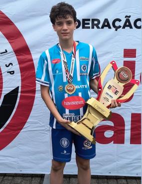 Rodrigo_Medeiros%2C_eleito_craque_da_partida_na_grande_final_sub_12