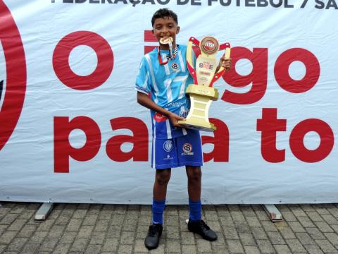 Luiz_Miguel_eleito_craque_da_partida_na_final_sub_11