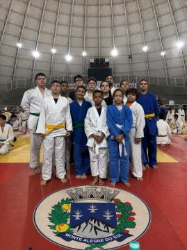 Atletas de judô de Monte Alegre do Sul participam de desafio com campeã olímpica Bia Souza