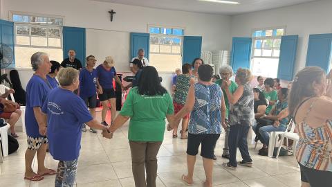 Projeto Movimenta SUAS promove tarde de música ao vivo e capoterapia para o Grupo Feliz Idade