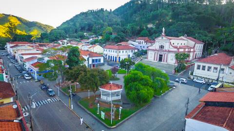 imagens-areas---monte-alegre-do-sul_35243702656_o