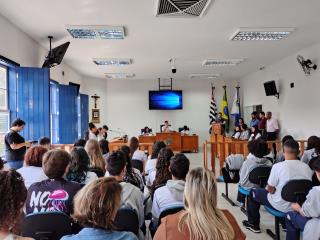Estudantes participam do Projeto Vereador Mirim na Câmara Municipal