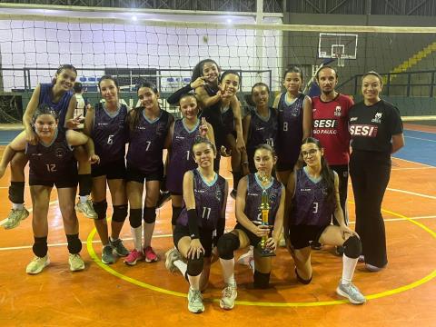 Monte Alegre do Sul celebra estreia vitoriosa do vôlei Sub-14