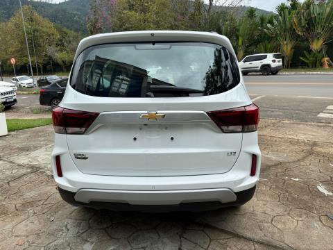 Prefeitura reforça frota da Saúde com novo veículo para transporte de pacientes (2)