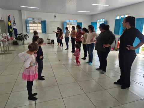 Encerramento das atividades de Ballet celebra integração entre alunas e famílias (2)