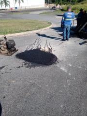 Iniciados os trabalhos de tapa-buracos no Terras de Monte Alegre (1)