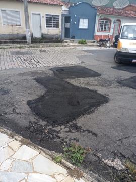 Prefeitura realiza ação de tapa-buracos em diversos pontos da cidade (3)