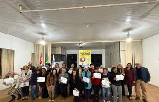 Formandas recebem certificados de cursos oferecidos pelo Fundo Social de Solidariedade (2)